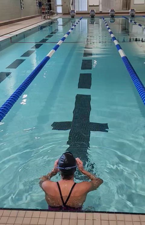Anyone here actually turned on by swimming? F26