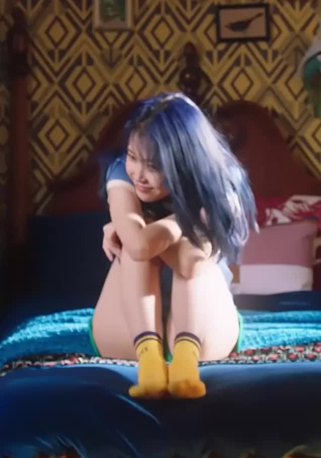 IU