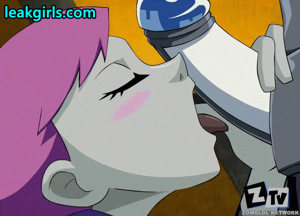 Jinx goes to town on cyborg