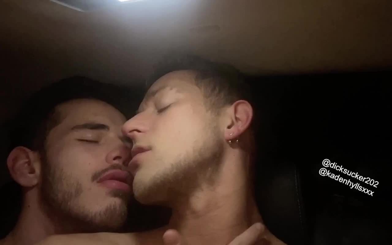 hot kisses before fuck his ass