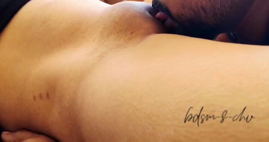 Munching away brutally at her Pussy this New Year 🎊