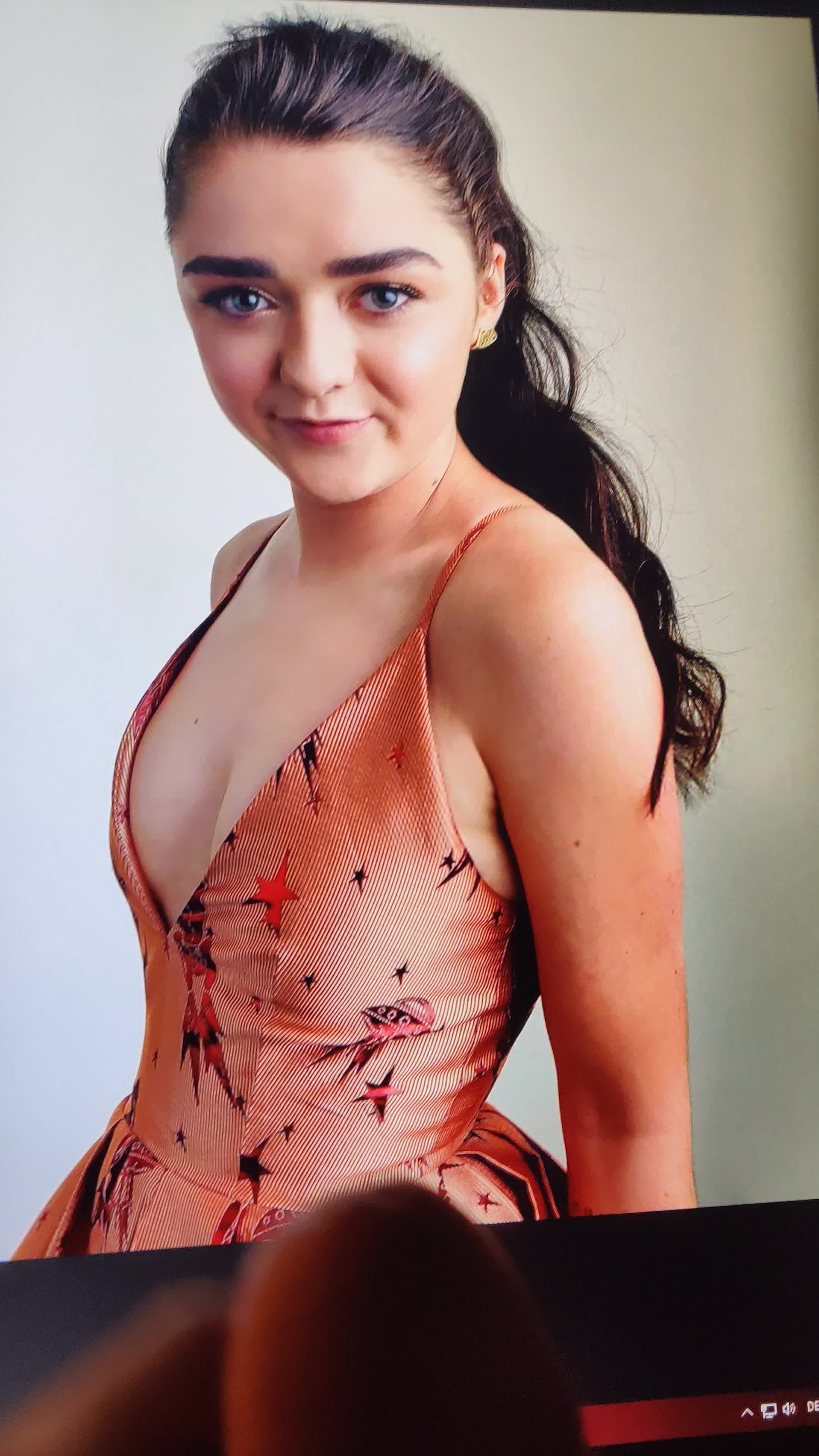 Maisie Williams 👀
