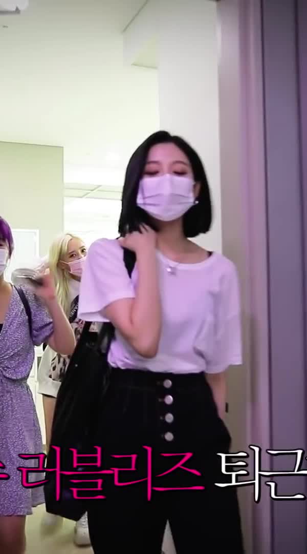 Lovelyz Yein see-through