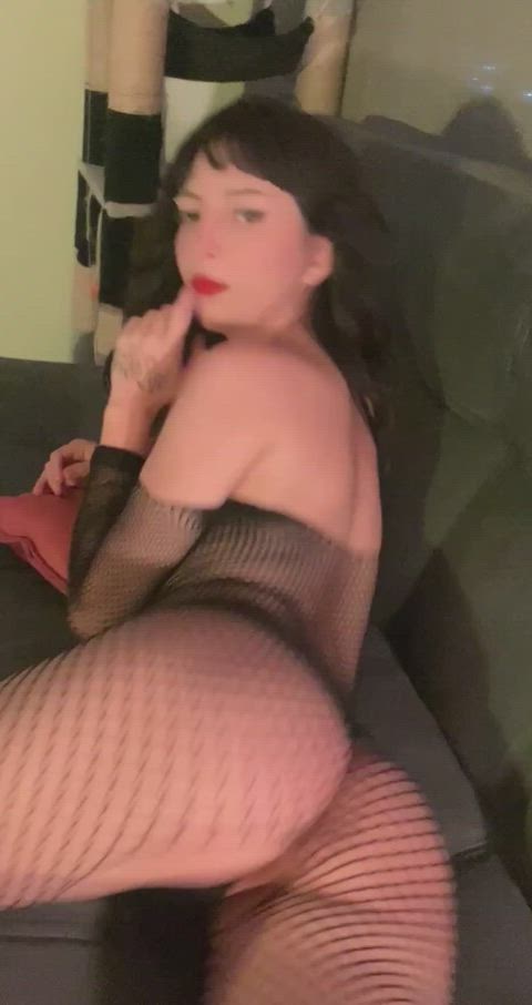 This booty begs to be spit on and fucked deep