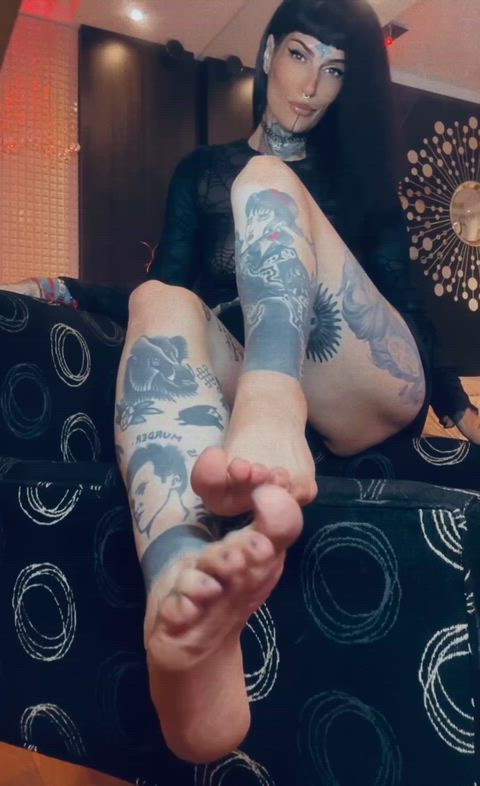 You scroll…yet you stay. My feet decided that