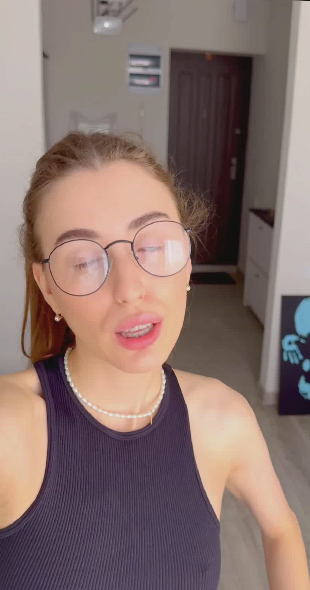 I'm super turned on, my tits need your attention!