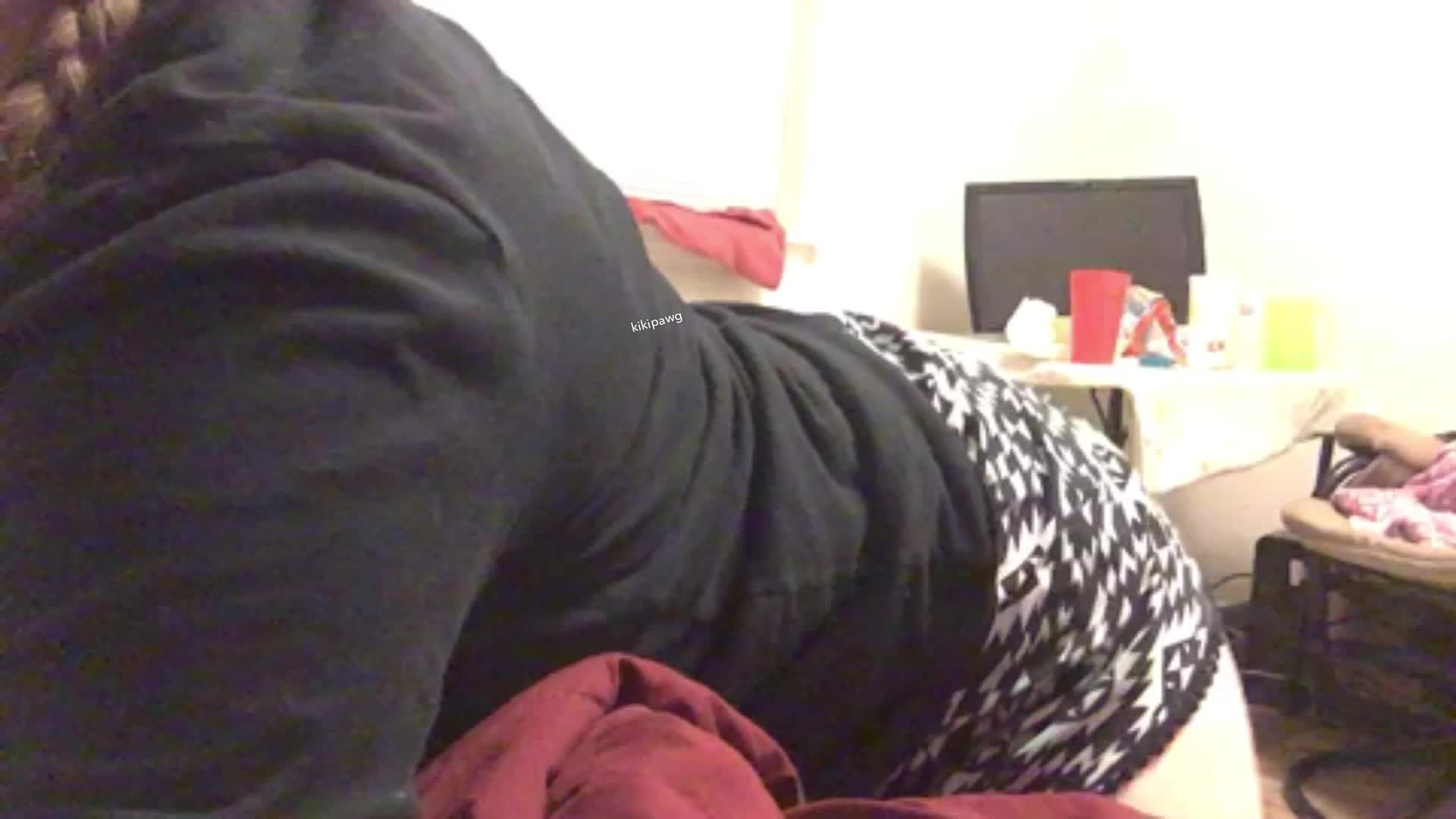 You wanna blow off your load and some steam to this gorgeous gal?