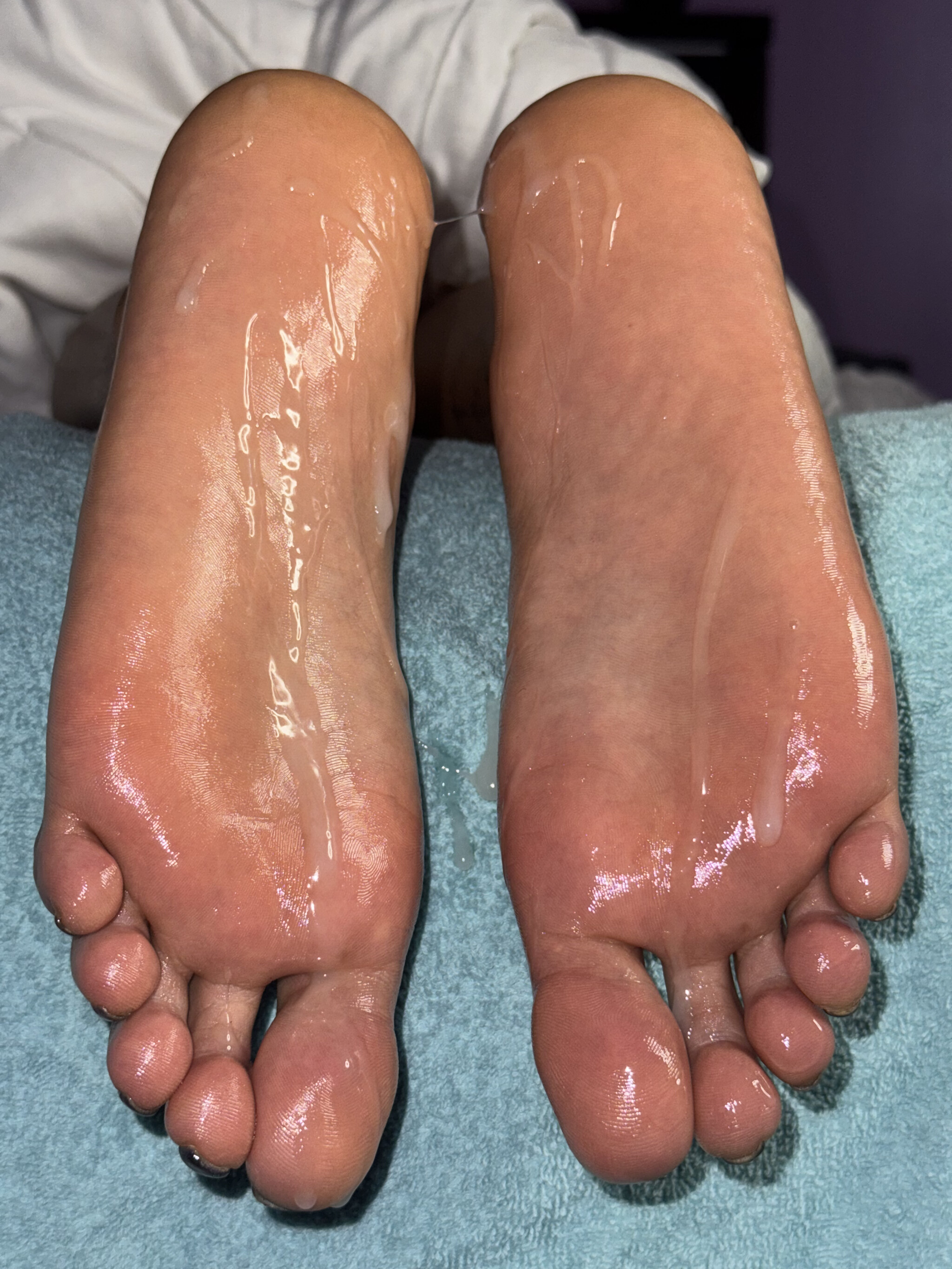 Bdsm cum feet cumshot