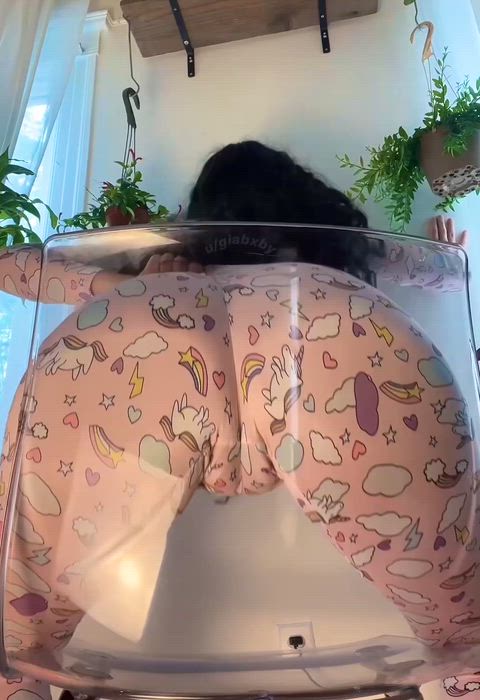 squishing my flare pjs