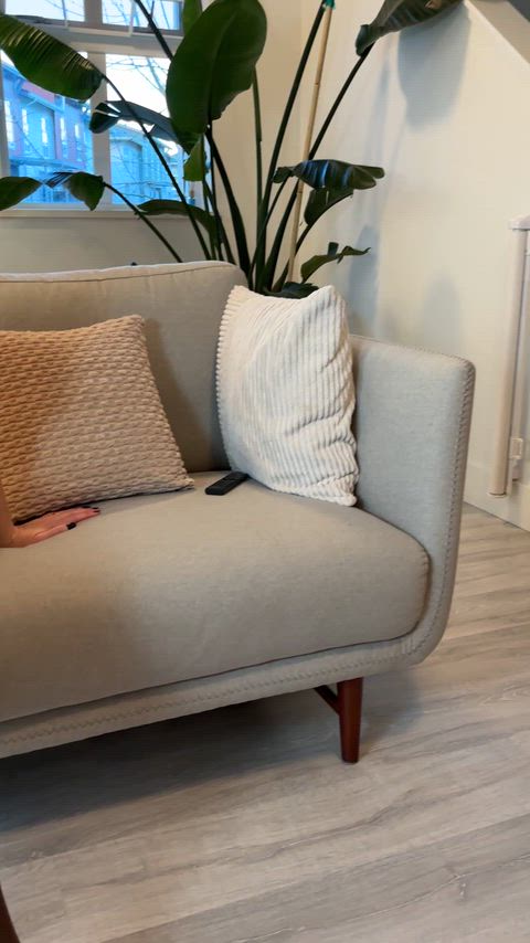 35yo Wifey alone, dripping and ready. Like to Taste