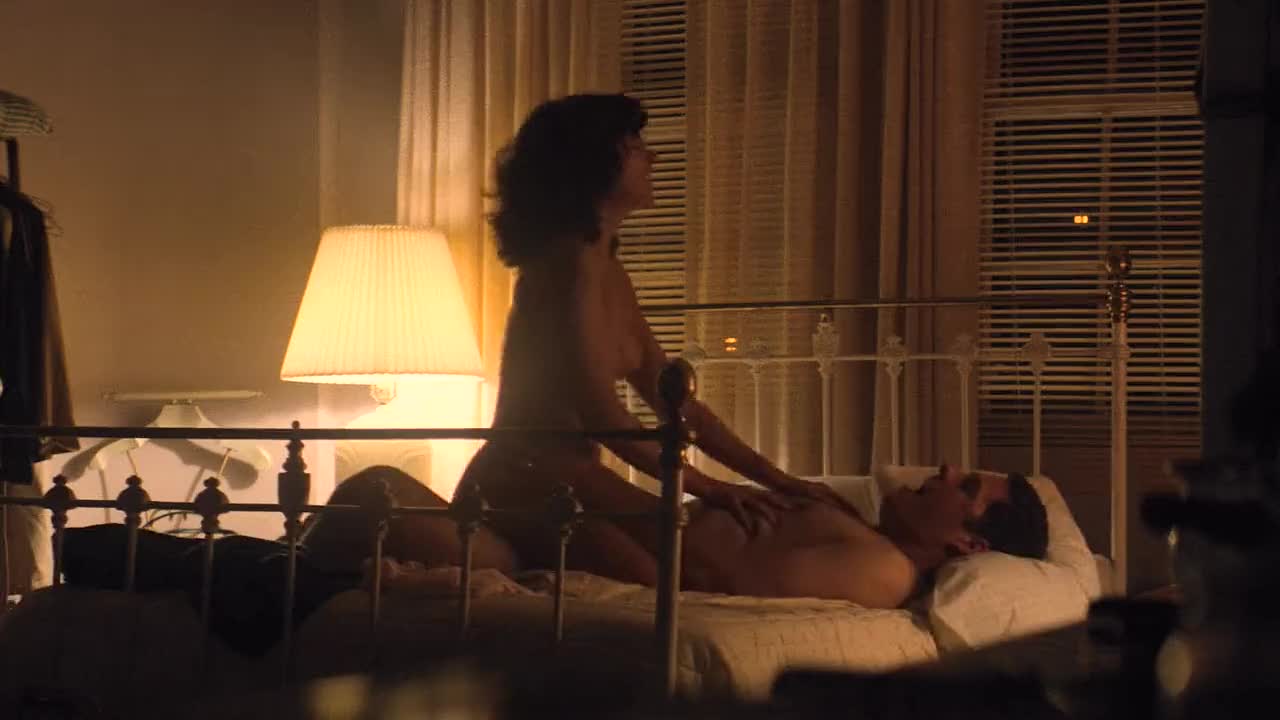 Alison Brie can ride a cock