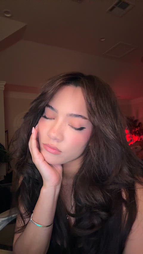 Asian Babe Cute Pretty Sexy Porn GIF by xhsjsndnxjxnc