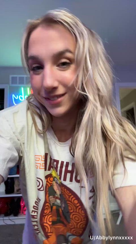 tiktoks are always made  with no panites