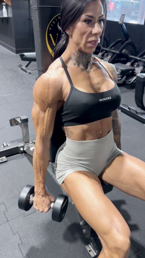 i'd let you feel these biceps if u beg