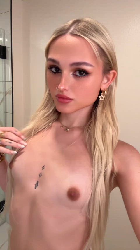 first 15 comments get 10 dick pics