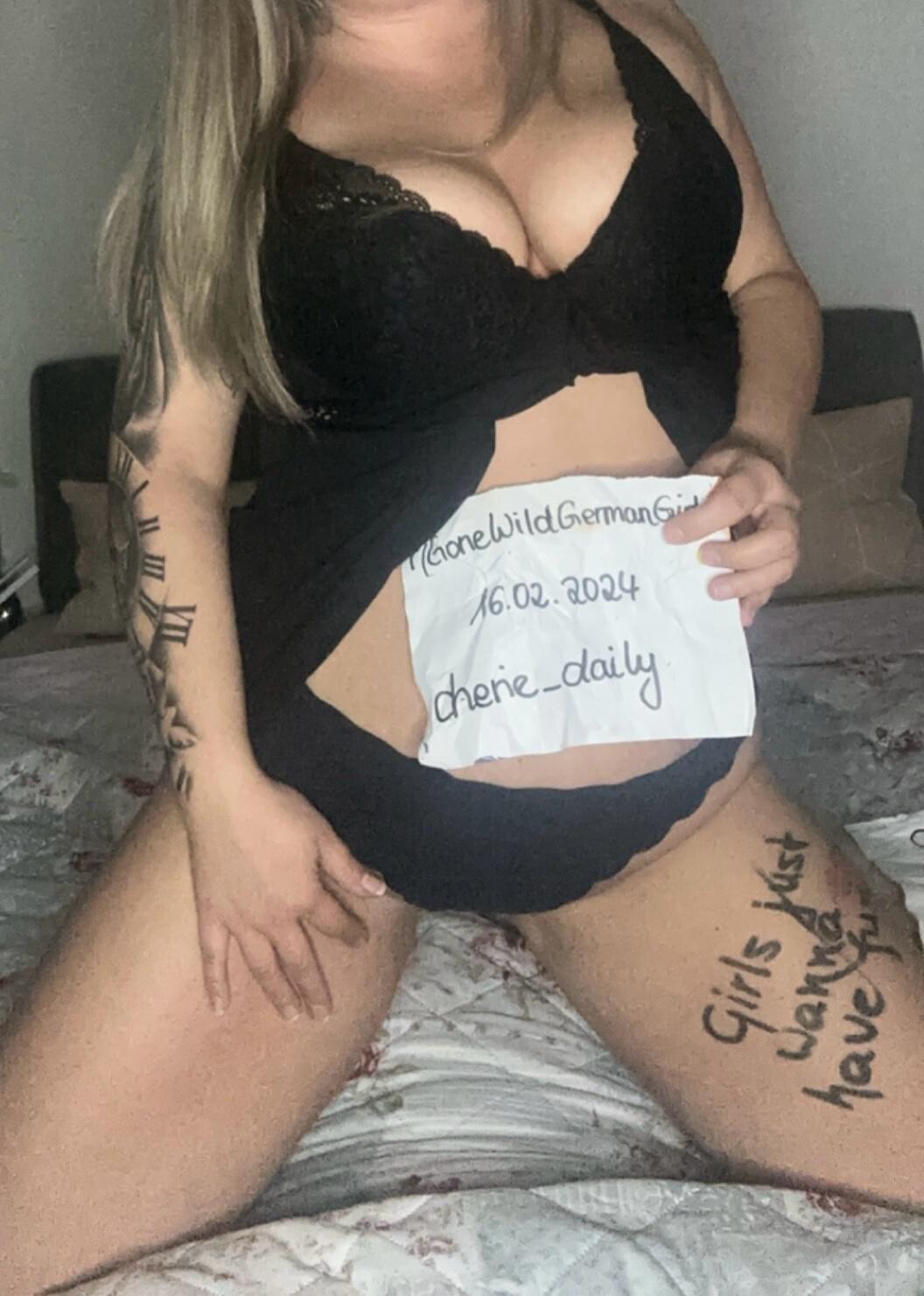 Blonde blonde boobs solo
