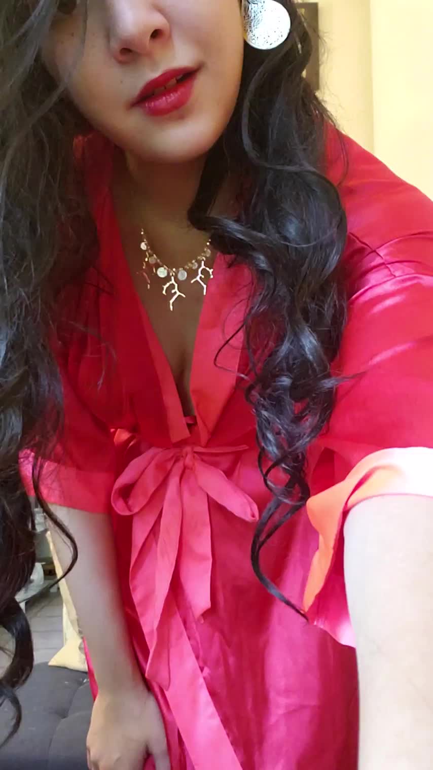 ✨It's way too hot for clothes.. I think I'll just stick to the accessories today. 💋