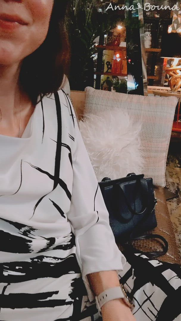 I don't mind when clients are late for meetings, I know how to keep myself entertained... [gif]