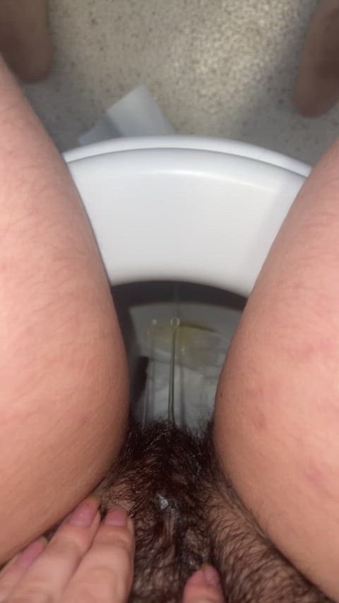 Say “yes” if you’d fuck me while i pee