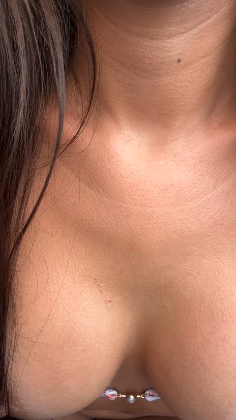 Brat energy in a pocket-sized body