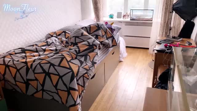 Guy Takes Advantage of His Sleeping Stepsis