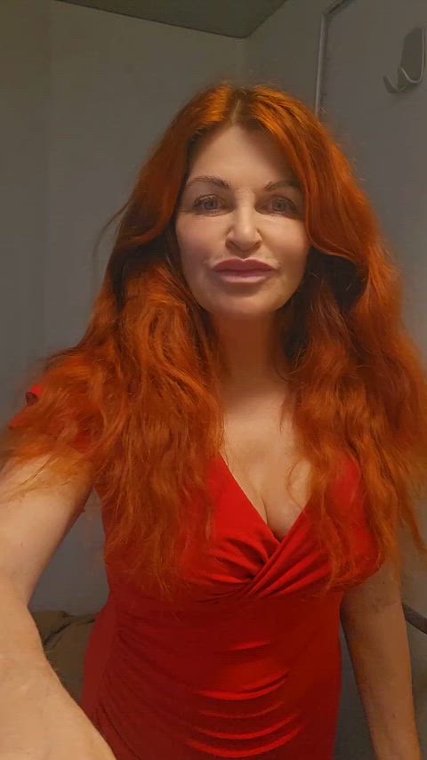 Horny mom in the bathroom on the train