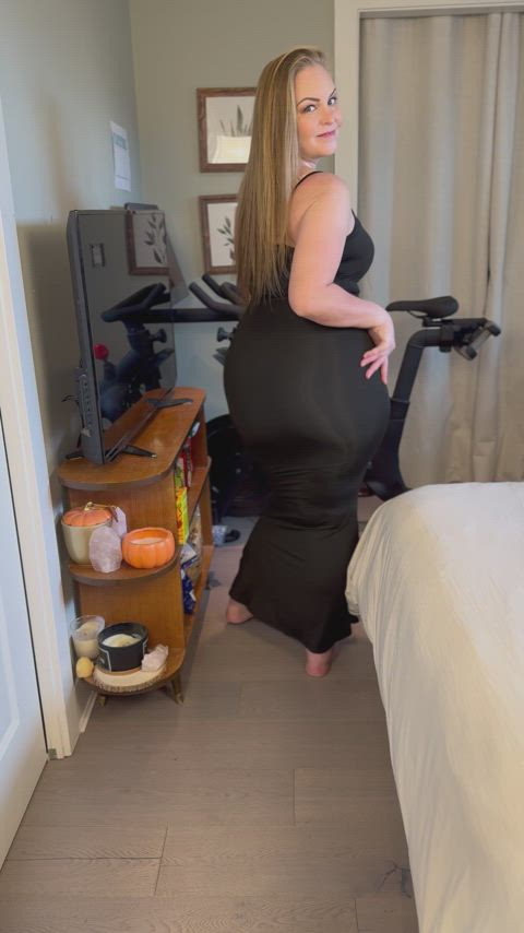 Curves make everything look better. Men who agree, I'd love to hear your thoughts on whether my dress is flattering for my body