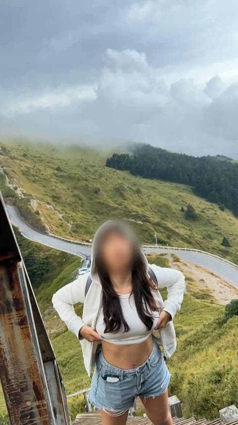 This Is What I Do When I Go Hiking 🤭