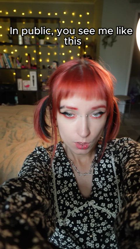 Eyes or boobs?