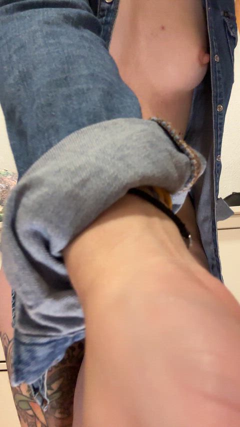 Tiny body and huge ass