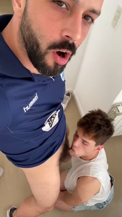 Giving my sissy boy what he was waiting for 🍆