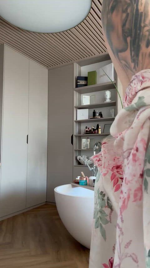 Would u bang a total package milf?