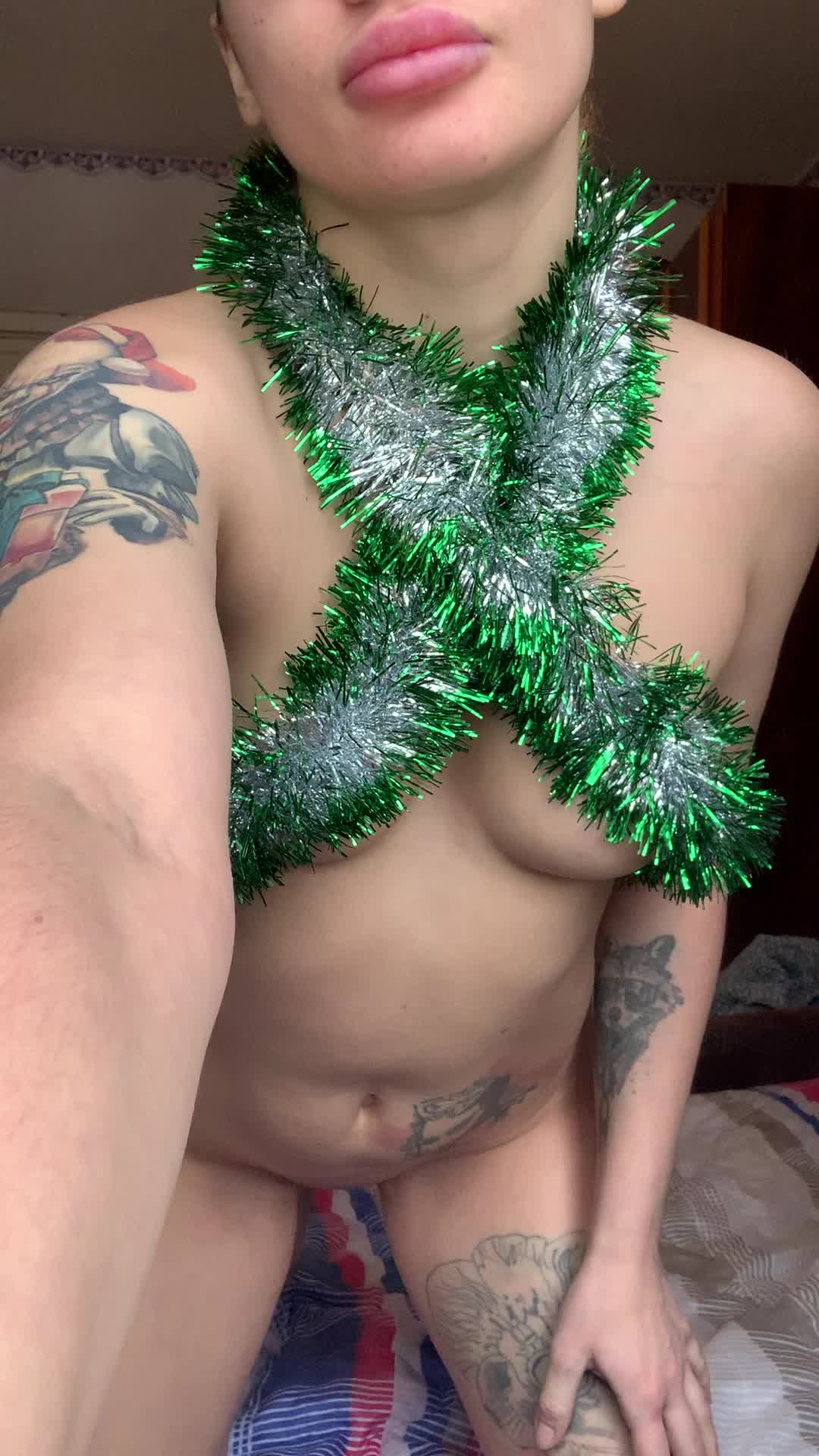 Who want get this Christmas gift?)