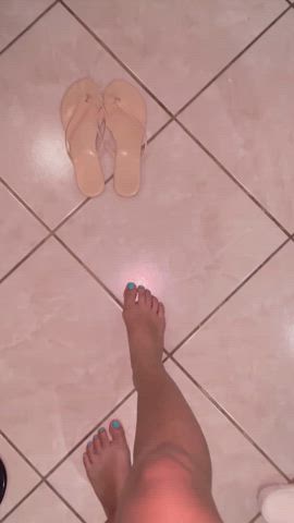 Just got a pedicure ☺️ I hope you think it looks nice thumbnail