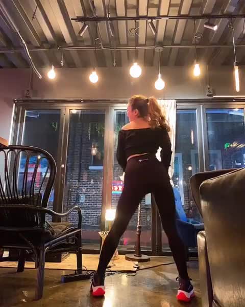 f Luna - Bending & Shaking it