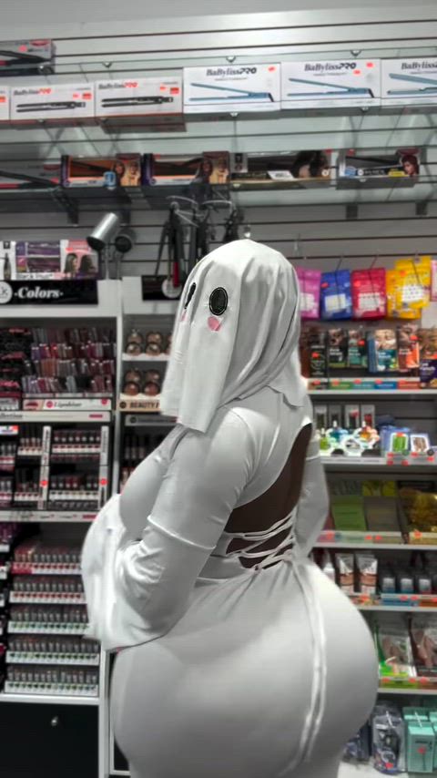 Ashley Bea (@ashleybeathick)