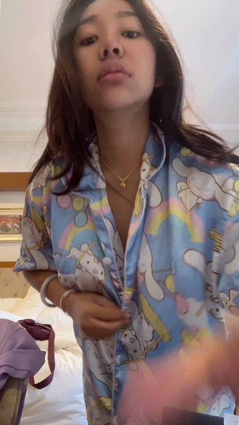 Would you hit on me or pass?