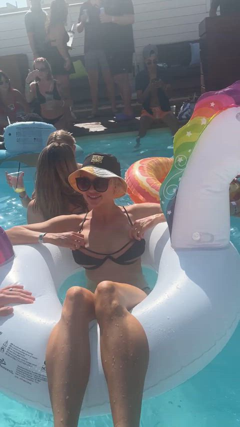 Who doesn't love a pool party