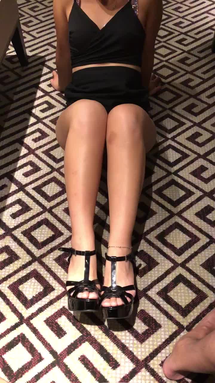 Want me to open my legs ? 😘