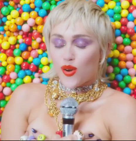 Celebrity Cute Miley Cyrus Porn GIF by redbledcom