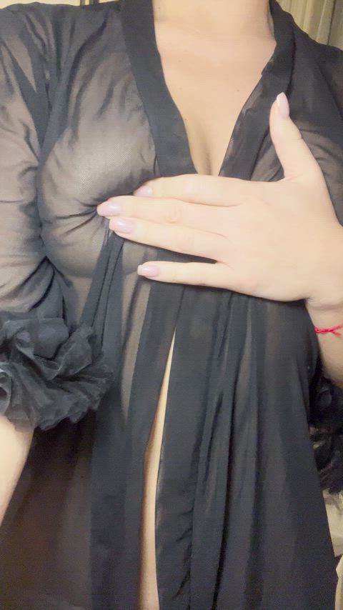 ur little flirty girl next door wld u ignore ?