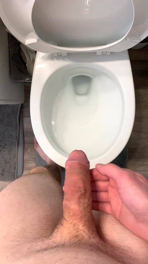 Slow-mo twink toilet piss