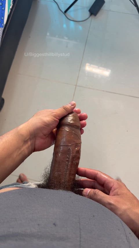 You like the precum or is disgusting? 🤔