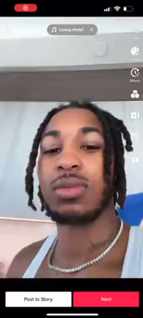 Halle Bailey Nipslip