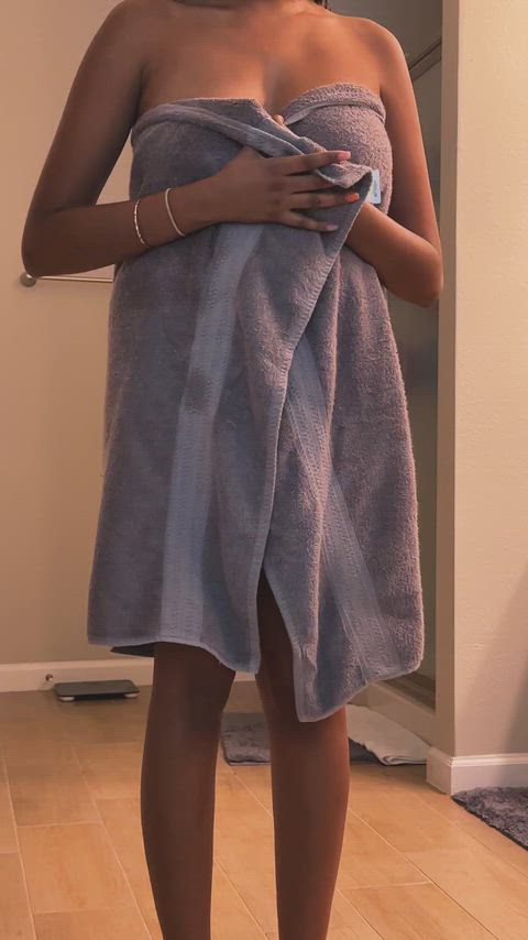 Who doesn't love a woman who shows off a bit