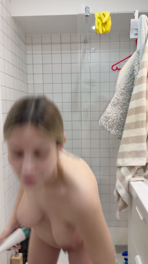 I love putting on lotion, but I love it even more when someone else does it for me. Is that too much to ask?