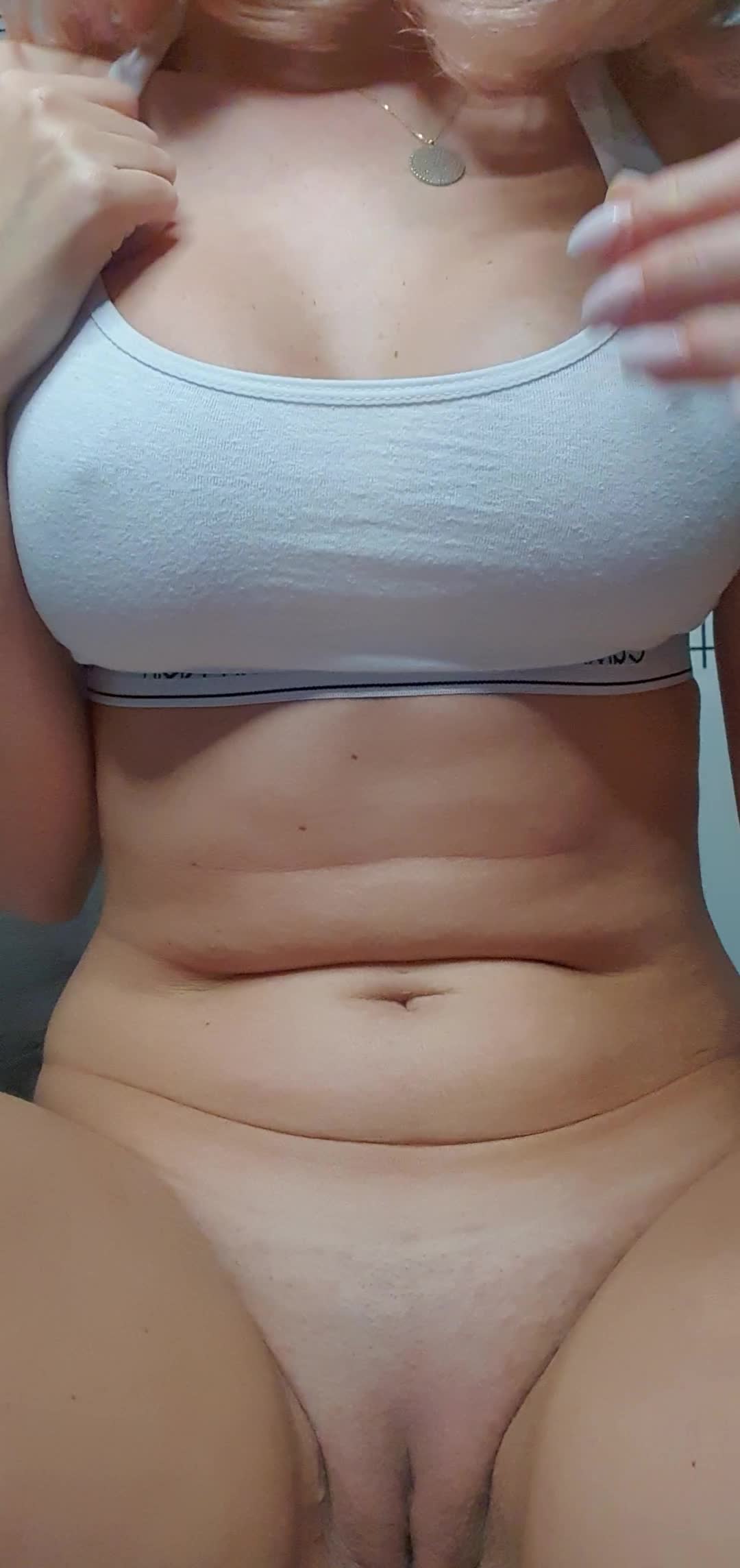 I wonder how many dicks can i make stroking today ? 🤍
