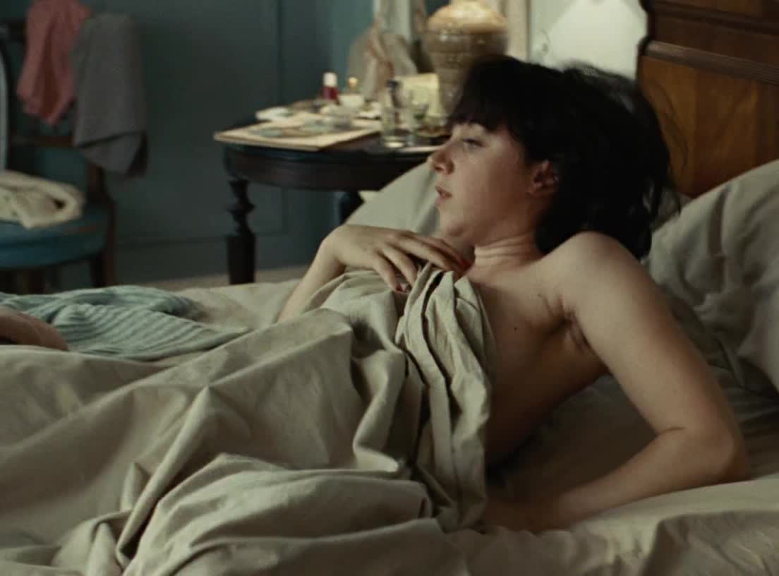 Zoe Kazan - Revolutionary Road