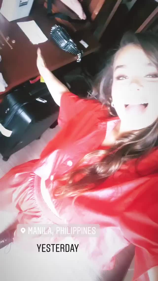 Hailee Steinfeld has the best DSLs I've ever seen