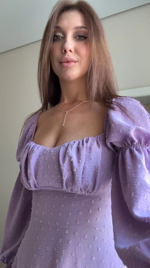 I look so pretty in a lilac dress for summer outings